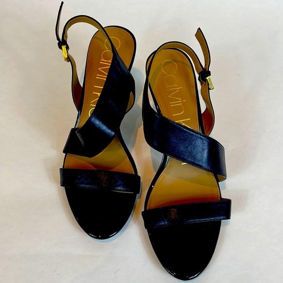 Like new, worn once. Calvin Klein Lancey Nappy  Strappy Sandals Sz. 8.5M, black. - Picture 1 of 8